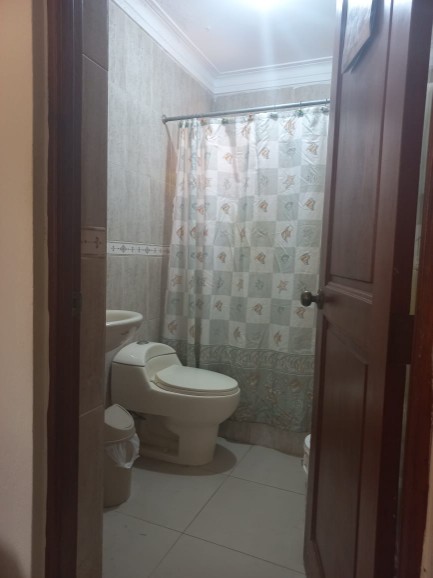 apartamentos - VENDO 1ER NIVEL AMPLIO APART. 
EN EL CONDADO STODGO OESTE 
CERCA DE CARREFOUR 4