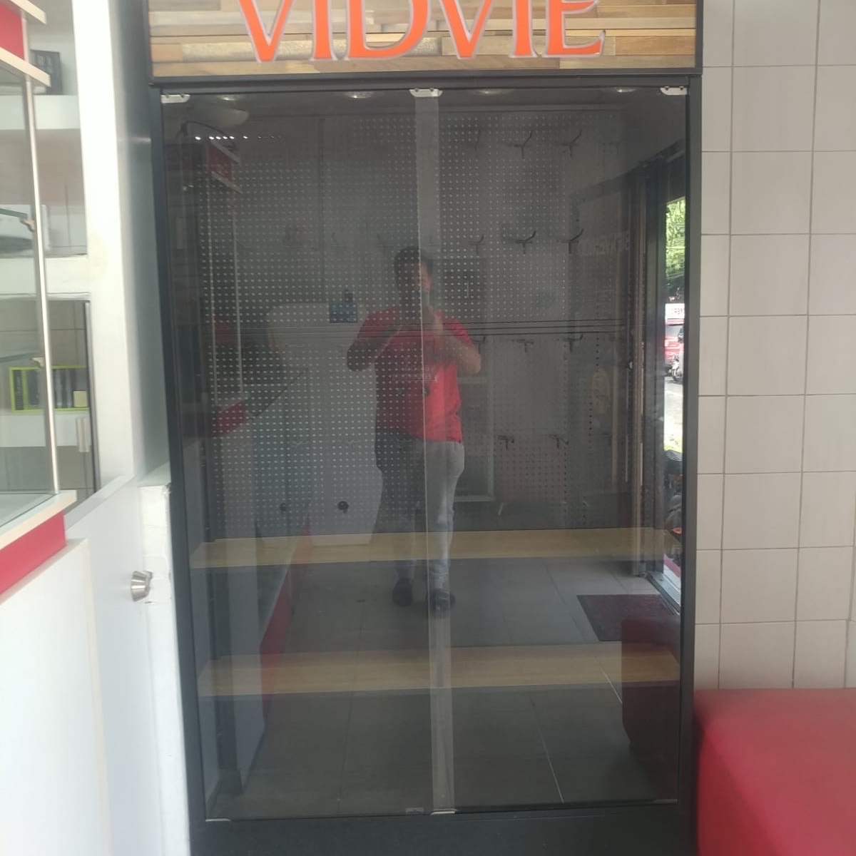 articulos de oficina - venta de vitrina como nueva 