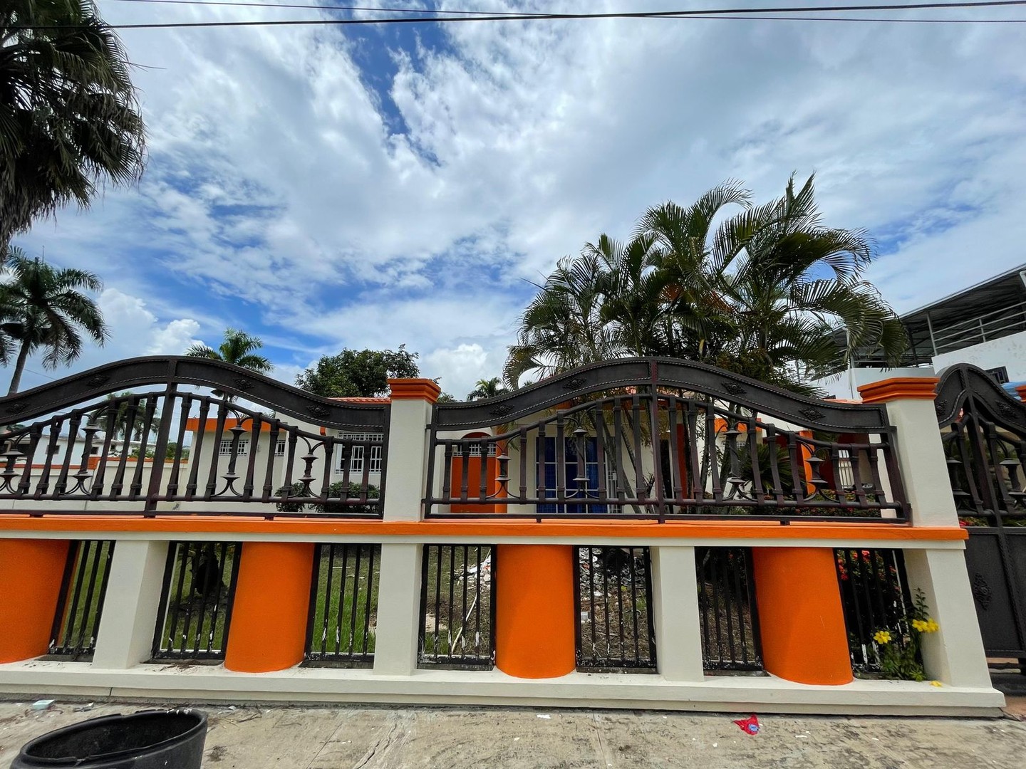 casas - AMPLIA CASA EN VENTA - LA VEGA, REPUBOLICA DOMINICANA.