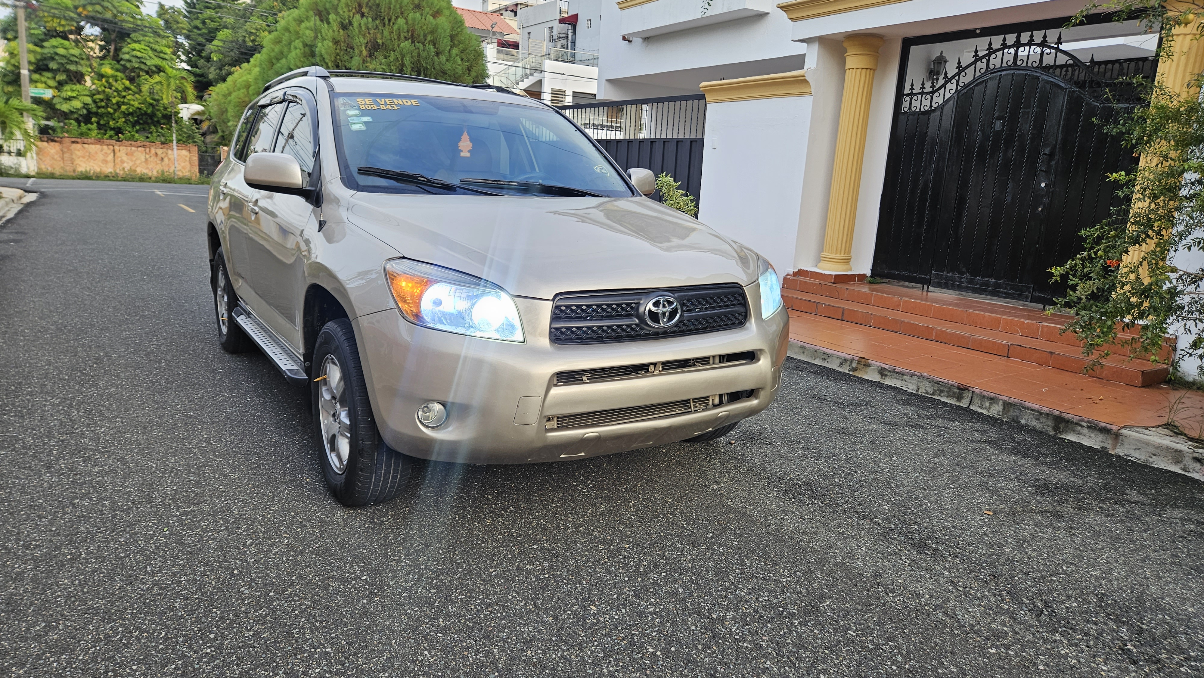 jeepetas y camionetas - Toyota rav4 americana 