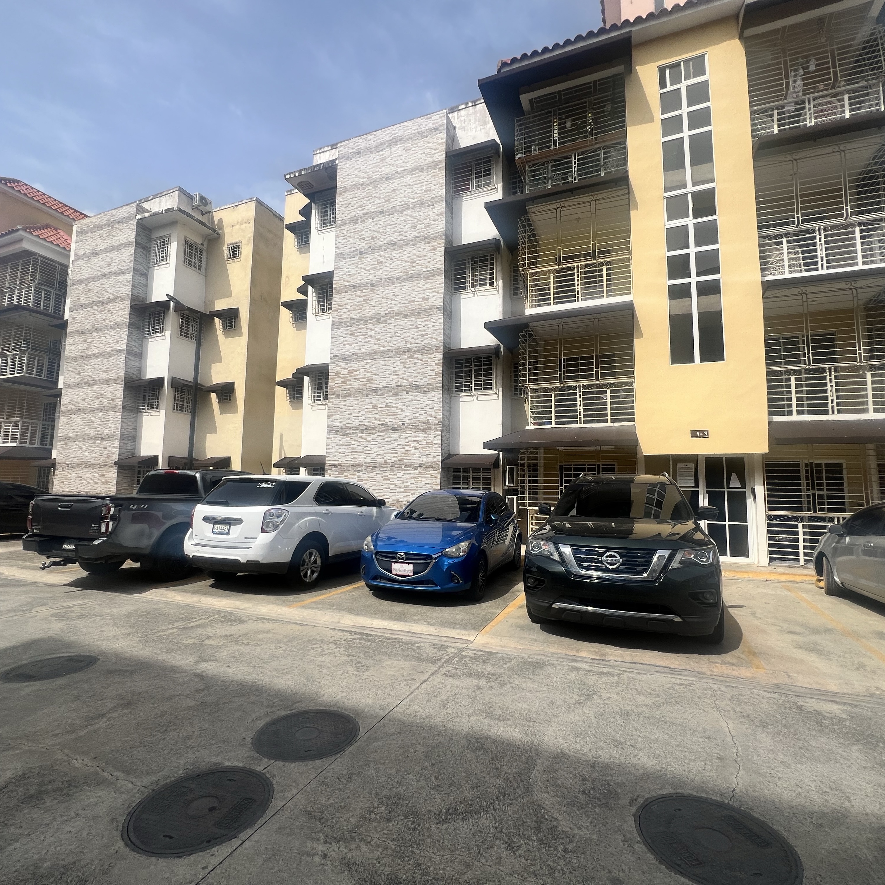 apartamentos - venta de apartamento 2do piso en la autopista de san Isidro Santo Domingo este 