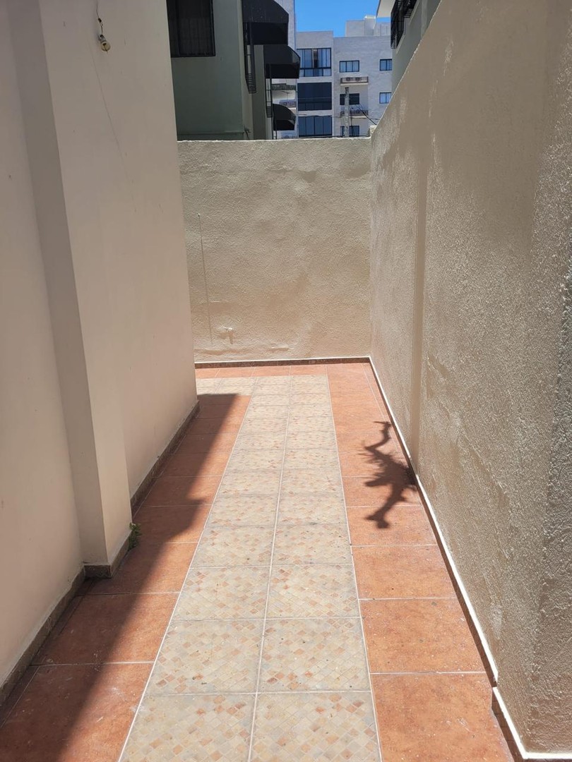 apartamentos - Primer piso con peq patio  privado en el Millon de una hab