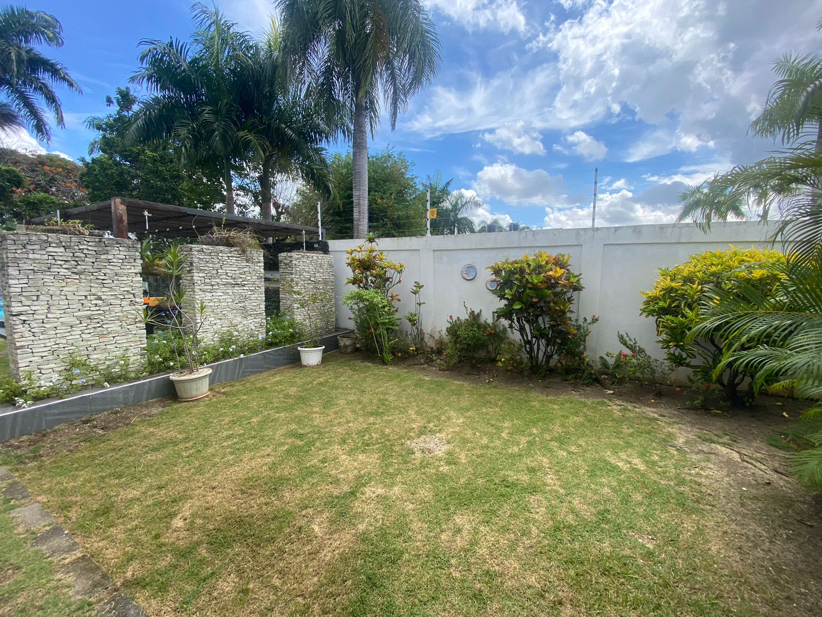 casas - VENDO  Casa en Don Honorio de 2 Niveles  2