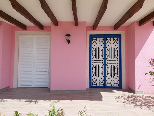 apartamentos - Proyecto en venta Punta Cana  #24-92 un dormitorio, un baño, un puesto.
 4