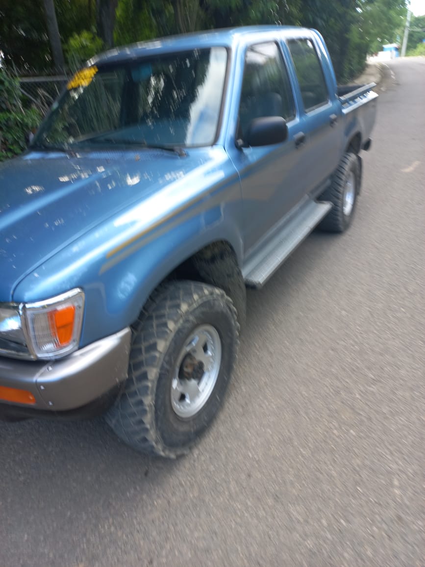 jeepetas y camionetas - Toyota hilux 1990 5