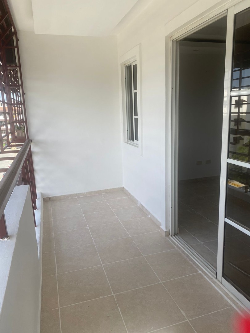 apartamentos - EN Venta Apartamento de 3 en Residencial Cerrado en Santo Domingo Este 7