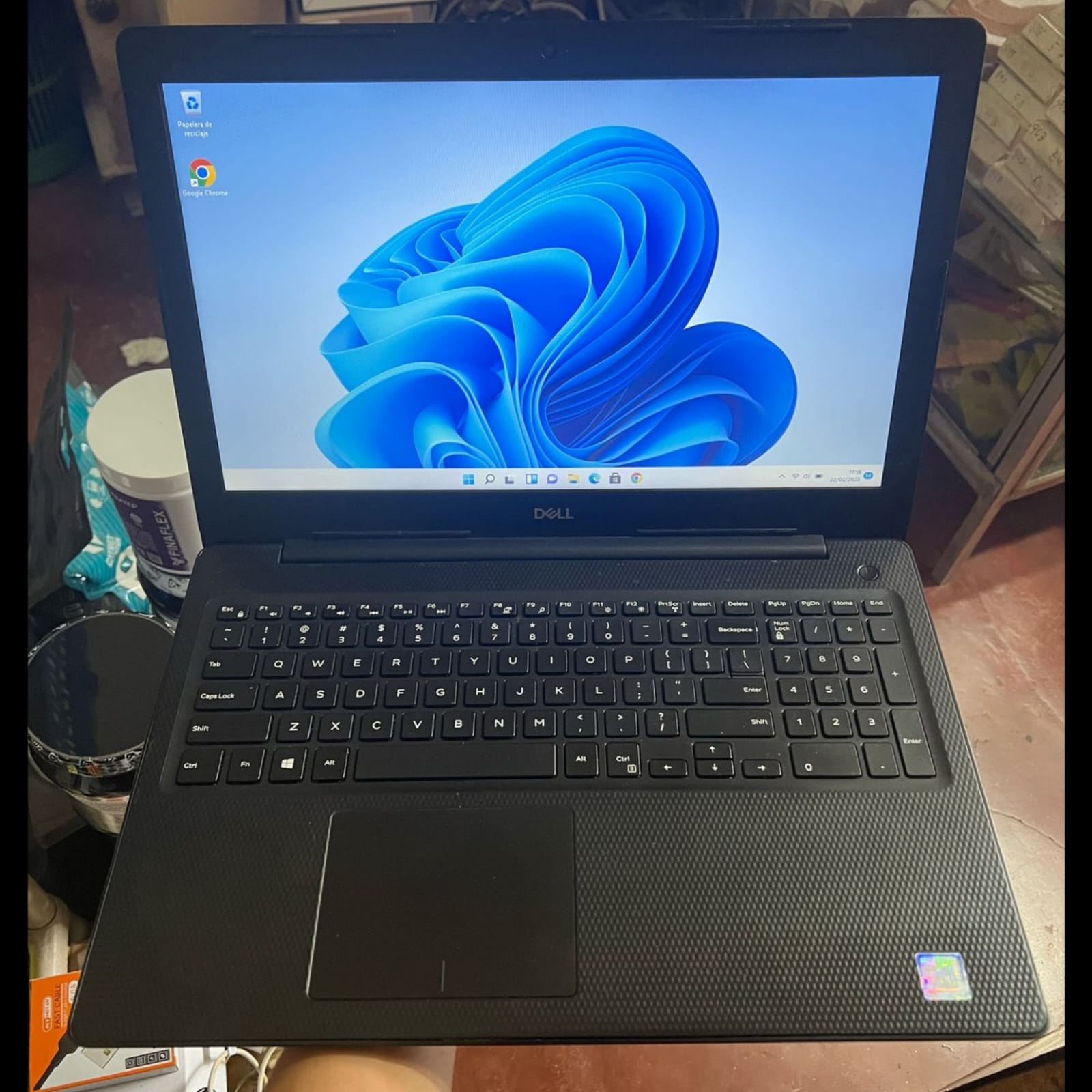 computadoras y laptops - Dell Inspiron 15.6 i3 7ma Gen ssd 256g 20gb 0