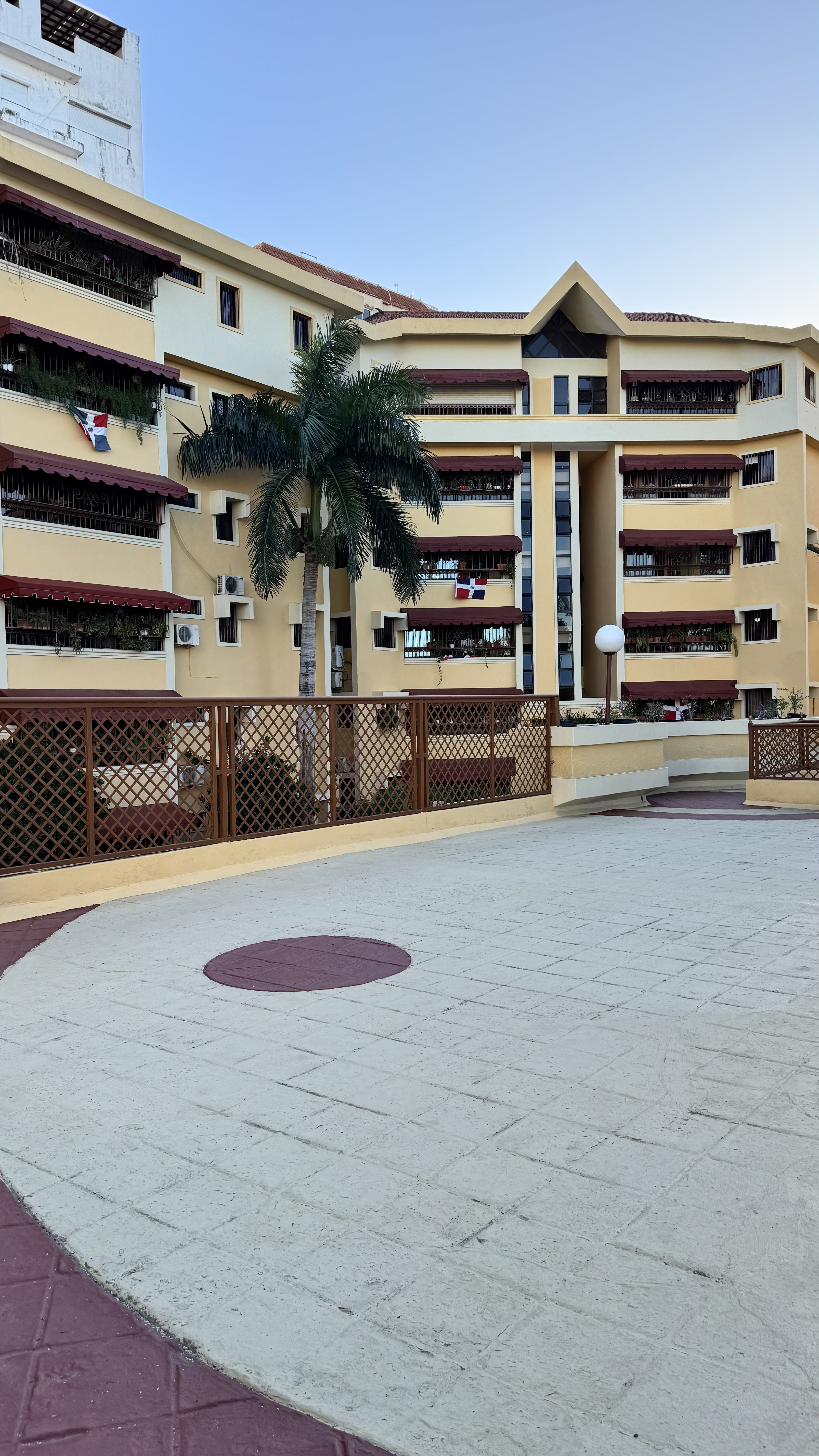 apartamentos - Apartamento ESPACIOSO en Naco 0