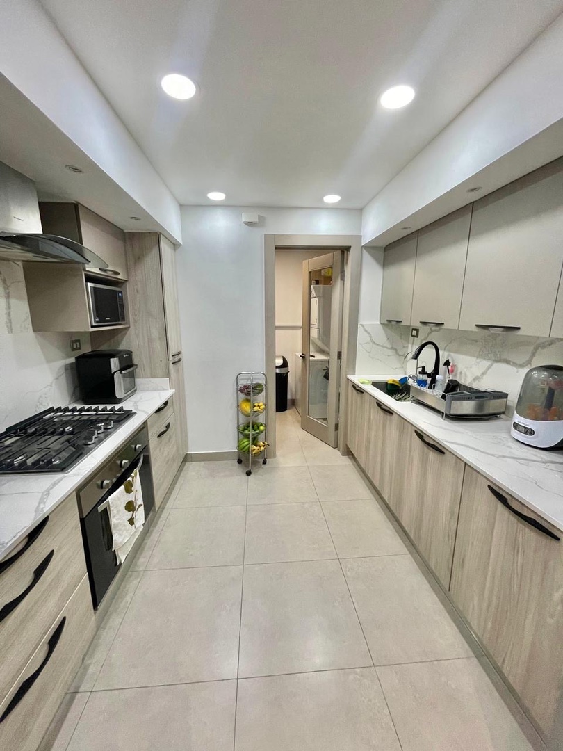 apartamentos - Vendo piso 10 con línea blanca en el millón tres habitaciones con su baño tres p 4