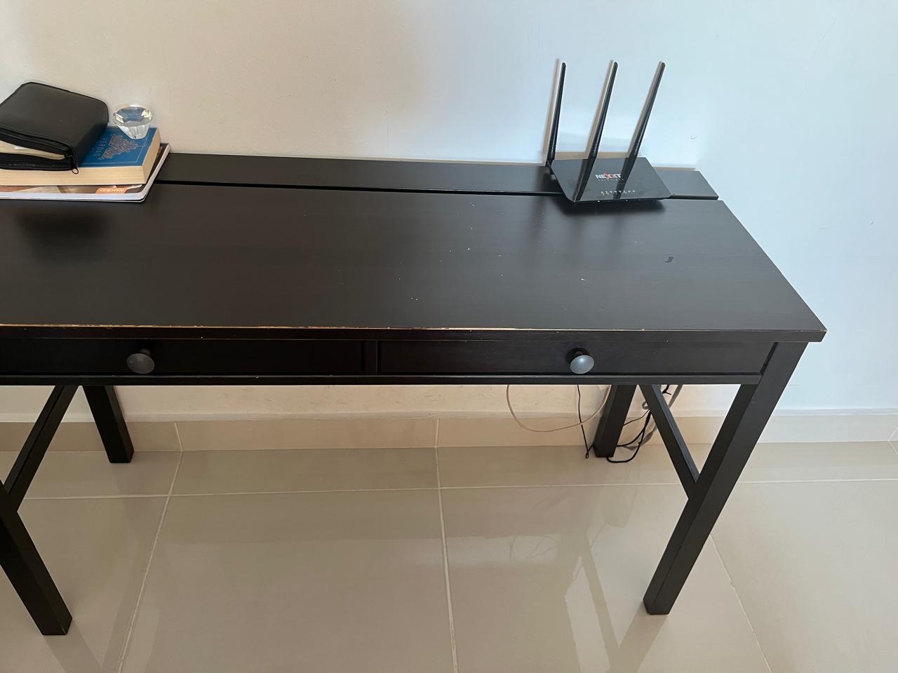 muebles y colchones - Vendo mesa de IKEA ideal para trabajo en excelentes condiciones 