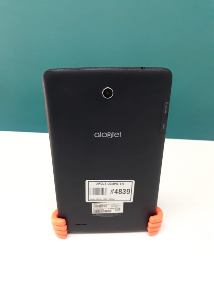 celulares y tabletas - RD$3,800  Tablet Alcatel 9024W / 16GB /8 Pulgada /MicroSD  /SIM / 2GB Memoria RA 3