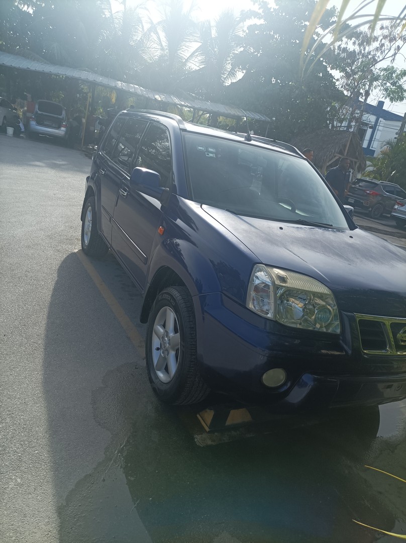 jeepetas y camionetas - Nissan Xtrail t30 2003 la full 4x4 