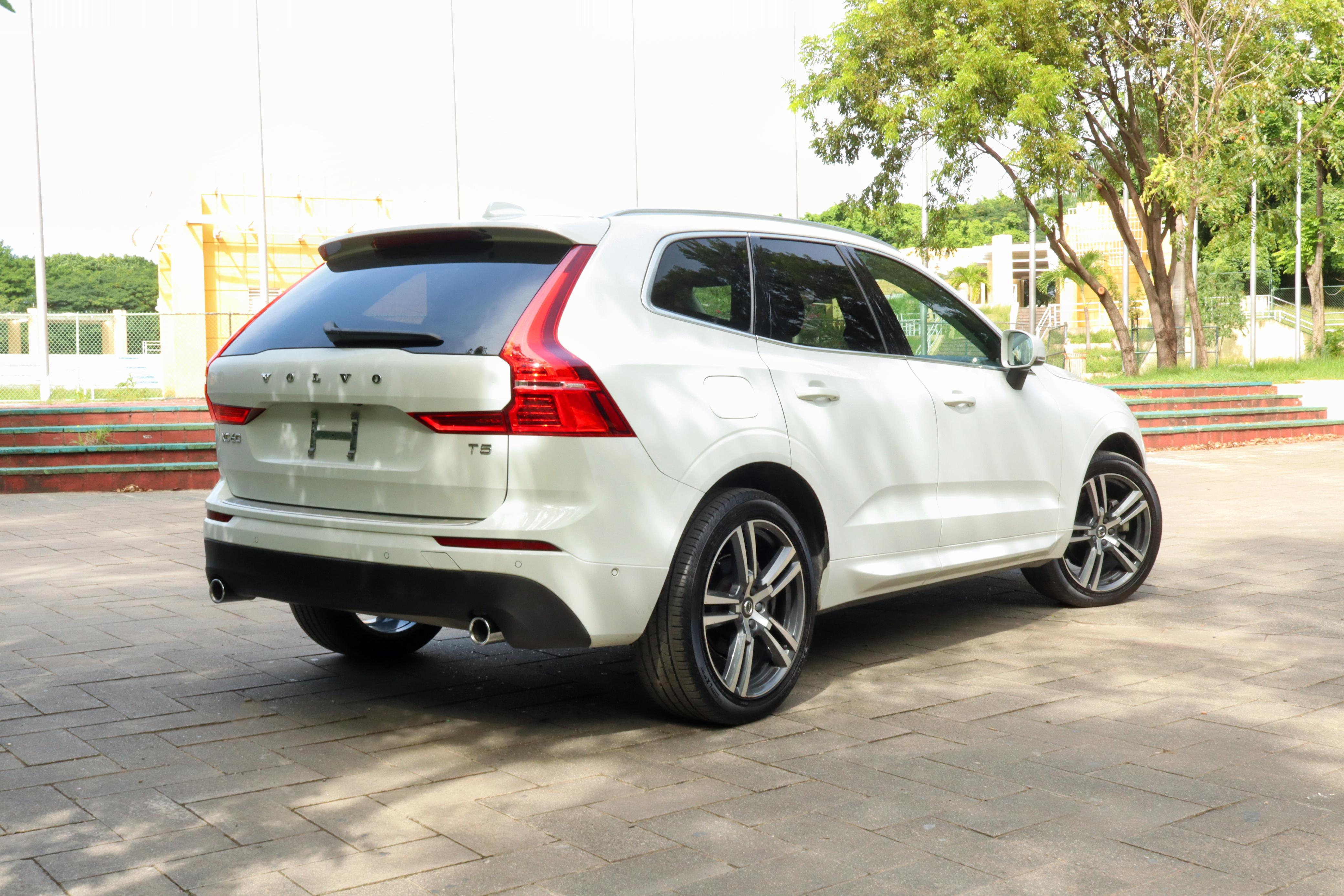 jeepetas y camionetas - Montate en esta impecable lujosa confortable volvo XC60 T5 2019  4