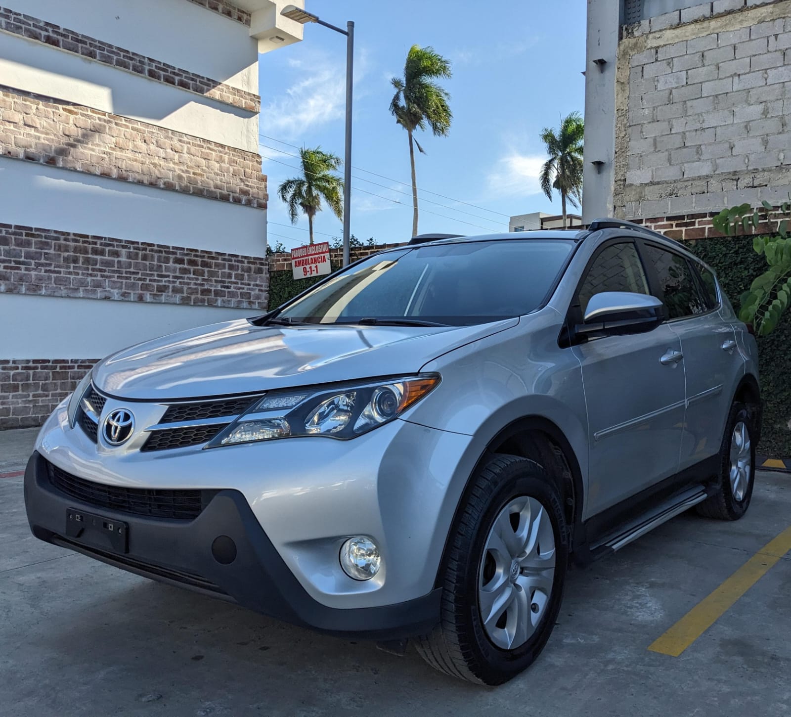 jeepetas y camionetas - Toyota rav4 2015 3