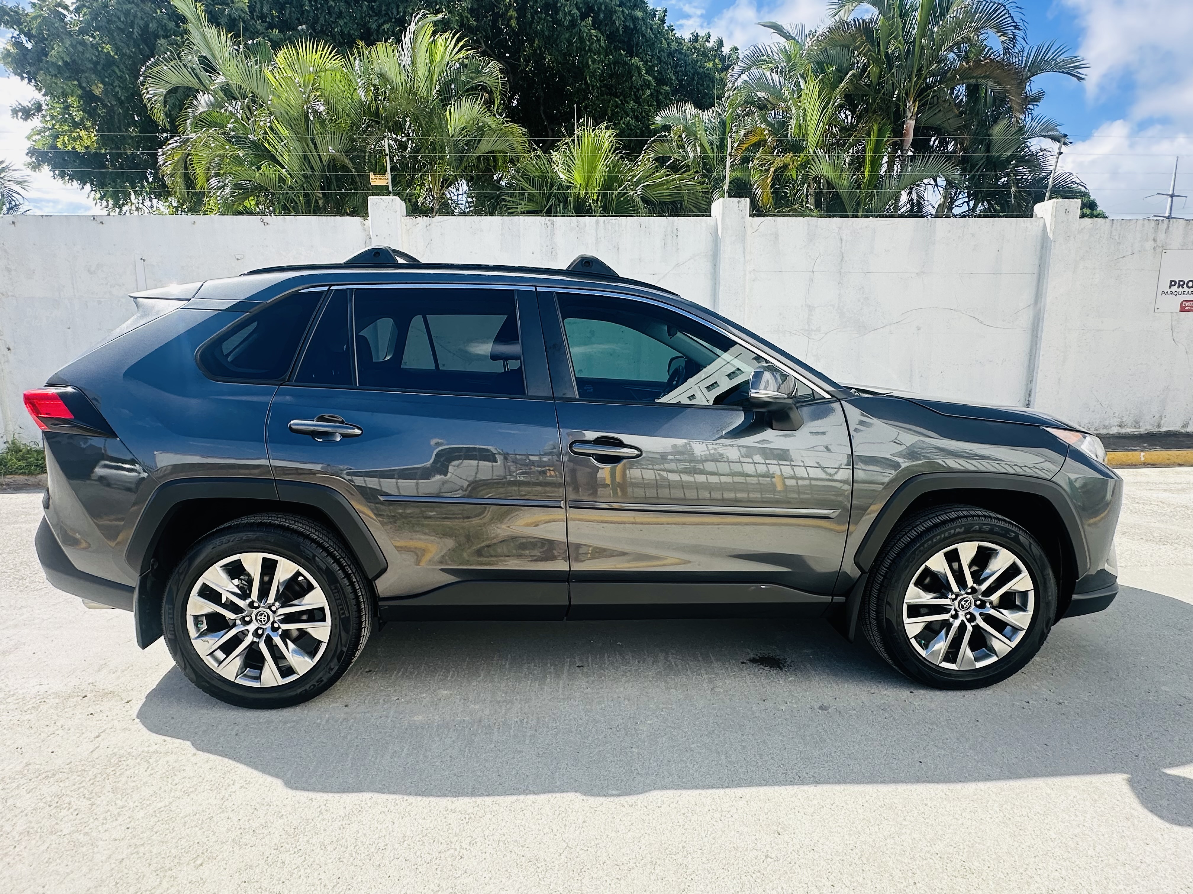 jeepetas y camionetas - TOYOTA RAV4 2019 XLE PREMIUM 6