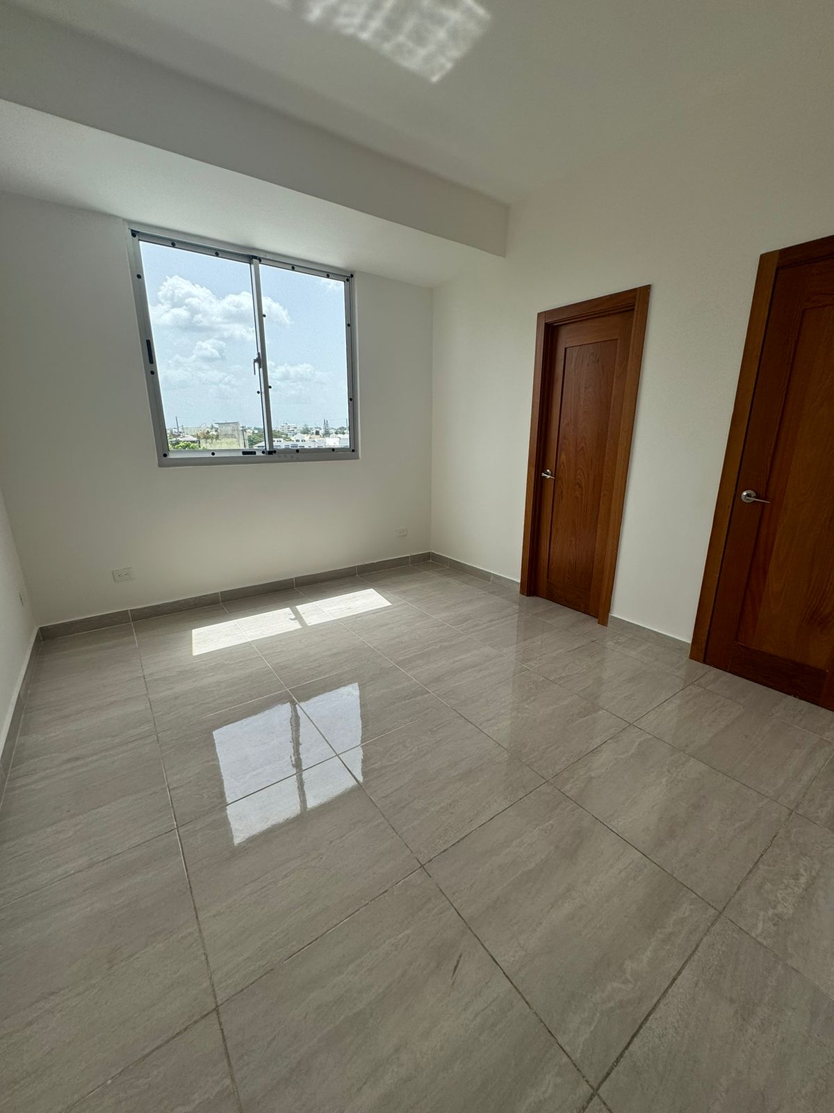 apartamentos - Vendo Julieta Morales una hab baño parqueo  4