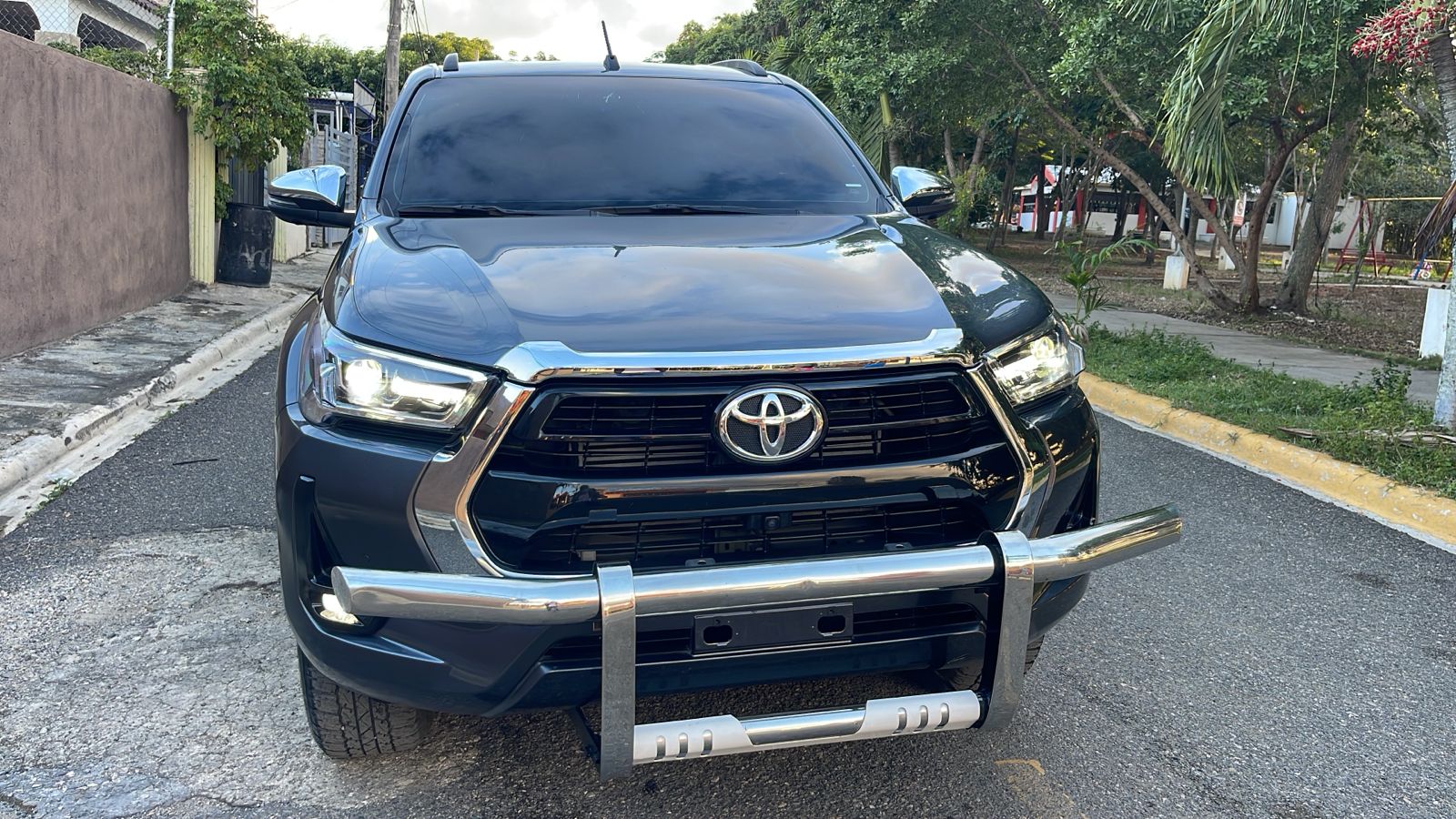 jeepetas y camionetas - Toyota hilux 2024 0