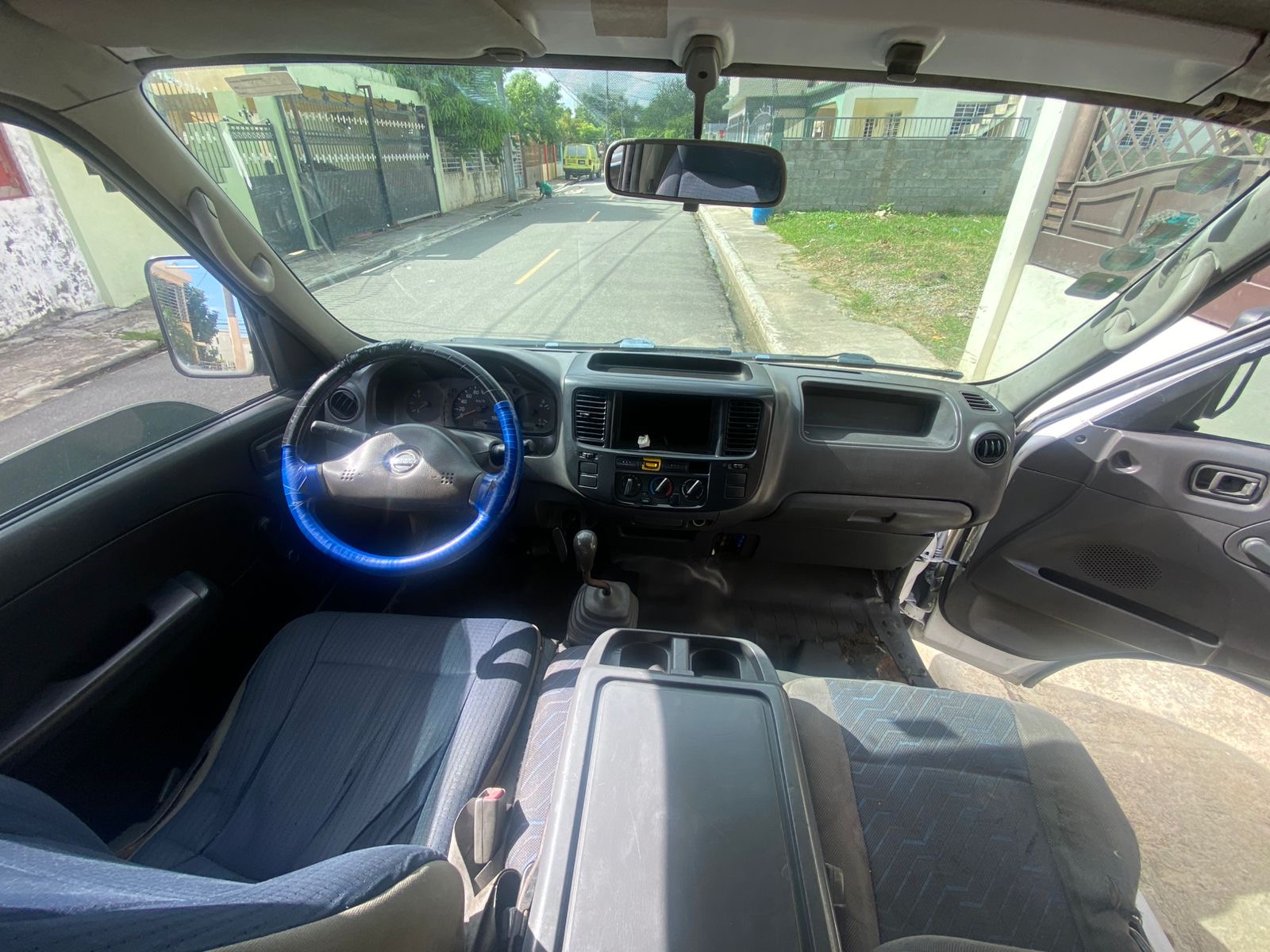 camiones y vehiculos pesados - Nissan urvan 2007 en perfecto estado 6