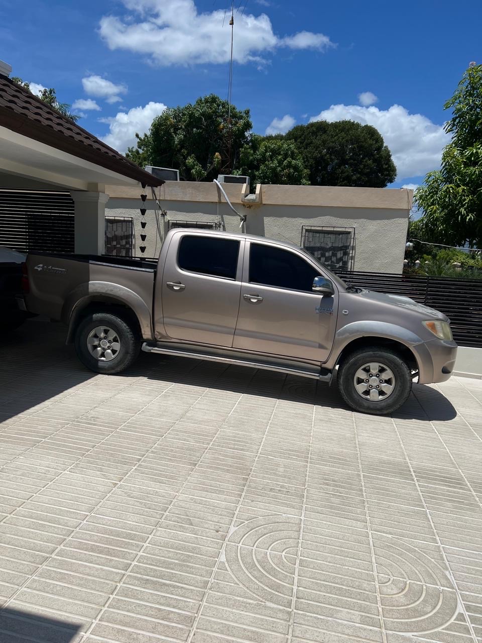 jeepetas y camionetas - TOYOTA HILUX 2006 3