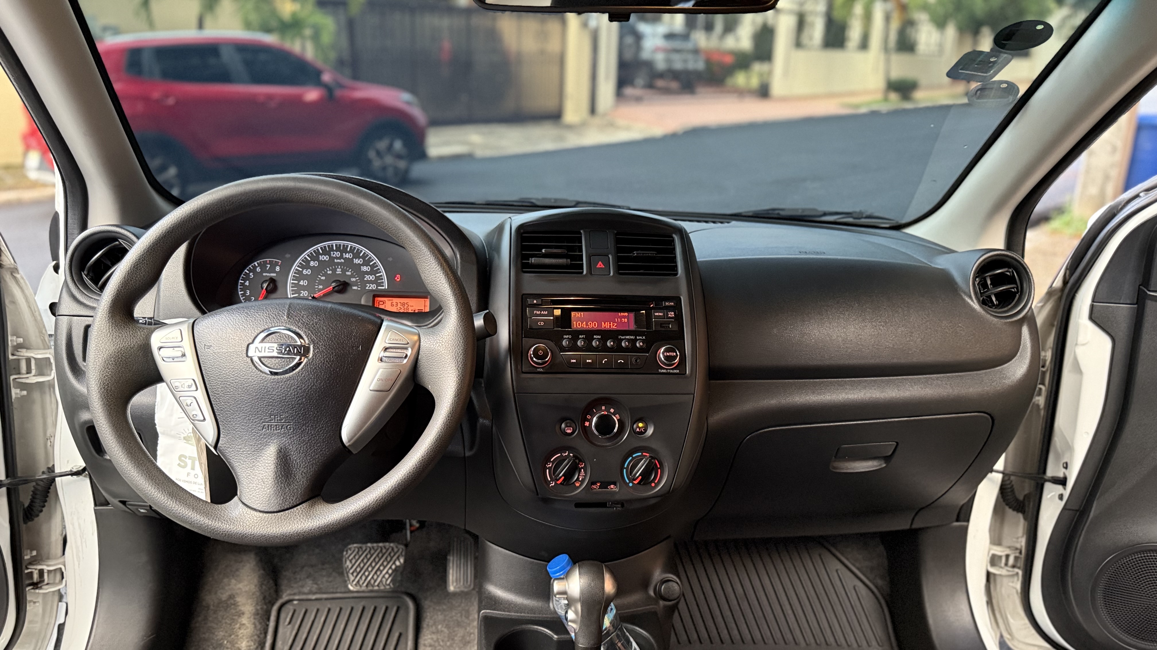 carros - Nissan Versa 2018 De la Santo Domingo Motors  6