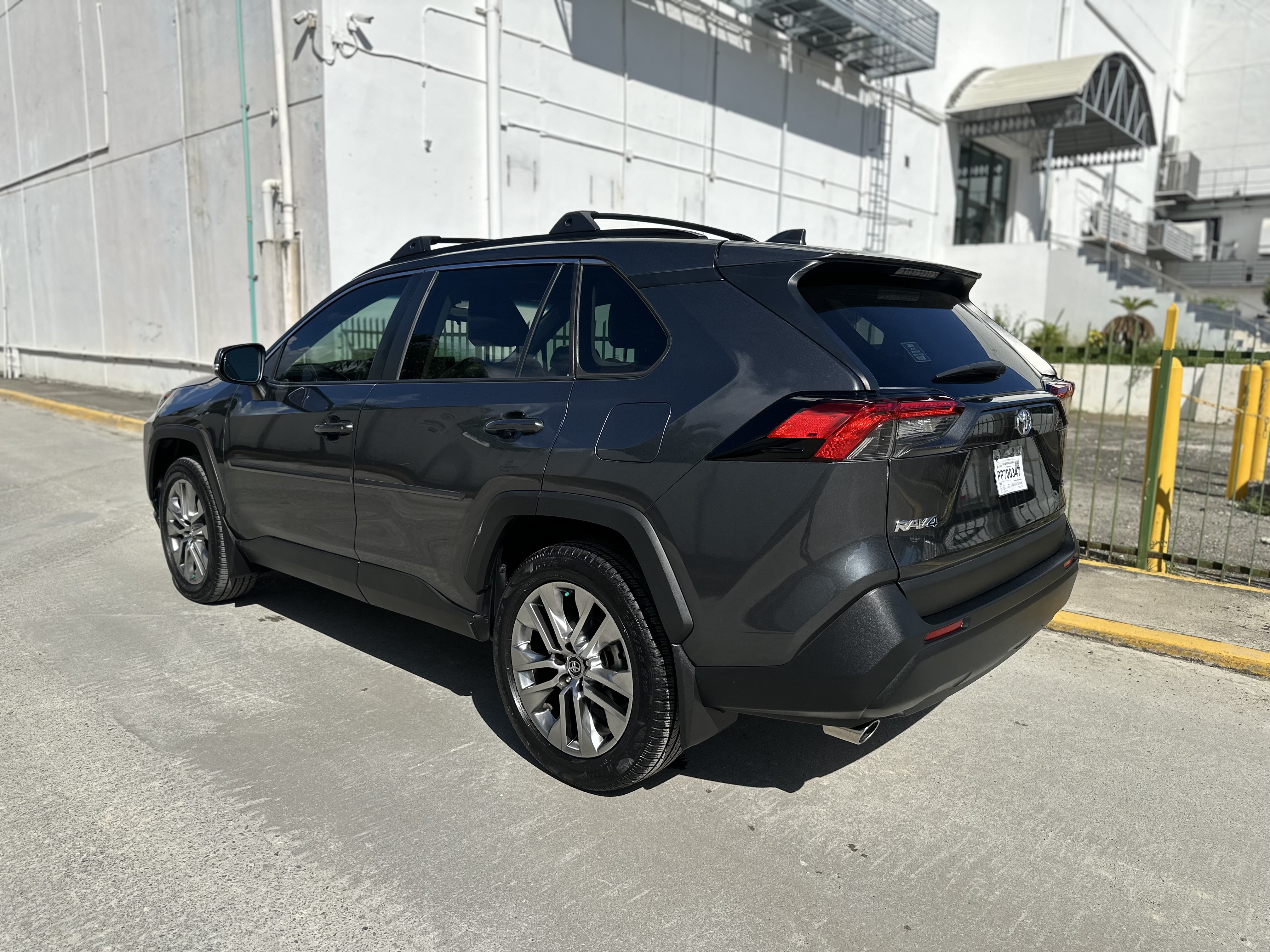 jeepetas y camionetas - TOYOTA RAV4 2019 XLE PREMIUM 7