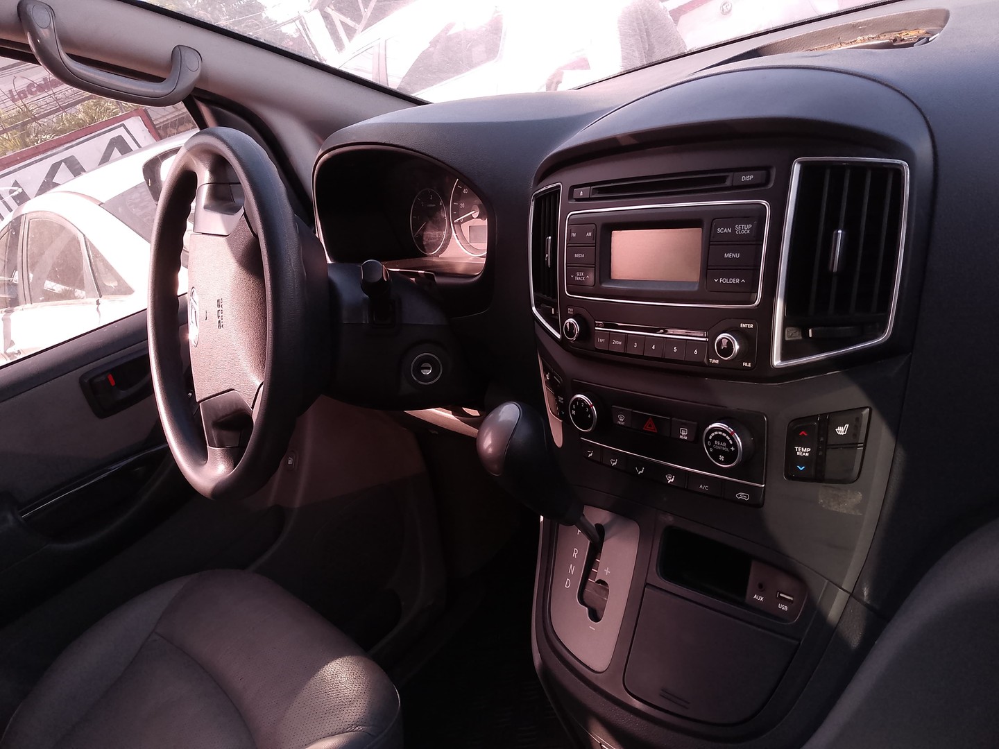 jeepetas y camionetas - HYUNDAI GRAND STAREX 2018 GRISDESDE: RD$1,220,100.00 4