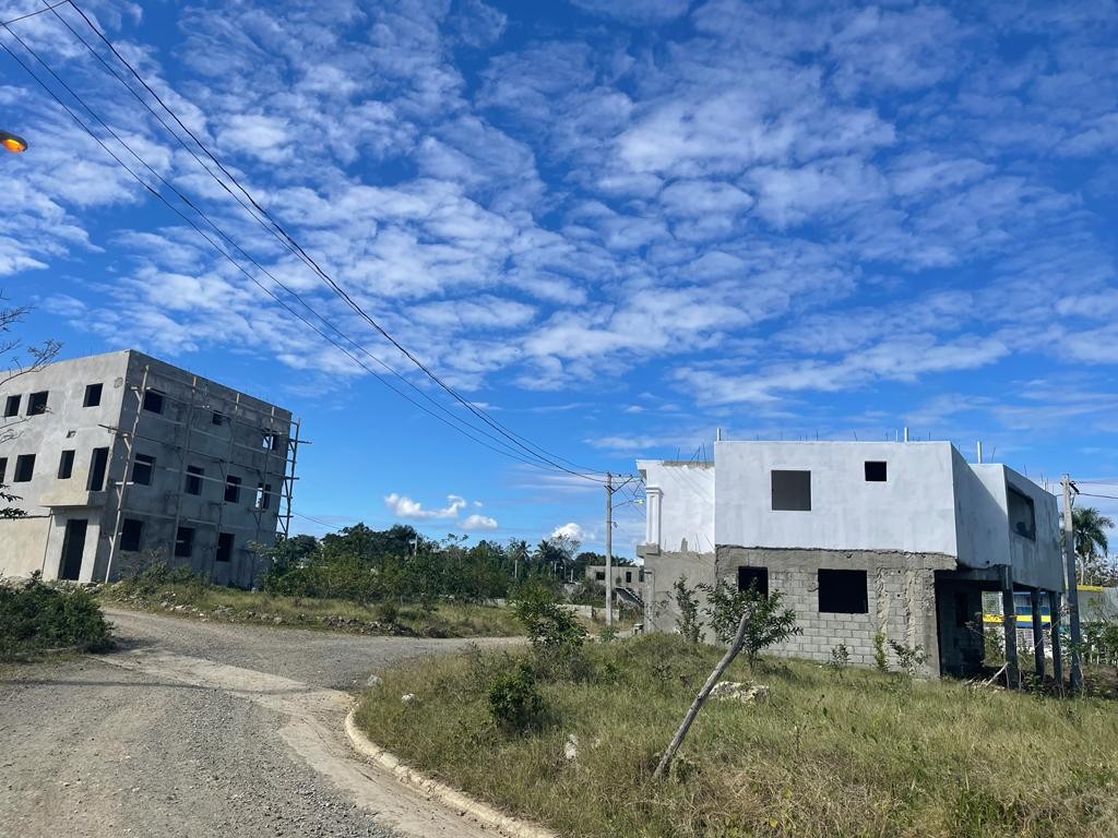 solares y terrenos - vendo solares en 5 residenciales en santo domingo 1