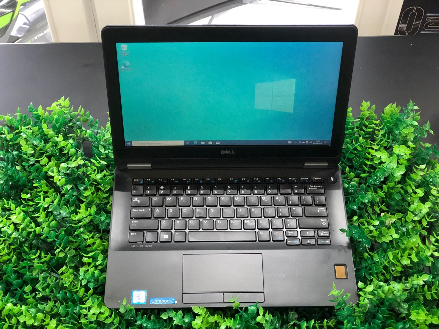 computadoras y laptops - Dell Latitude E7270 - i7-6Ta Gneraciòn - 8GB Ram - 256GB SSD  4