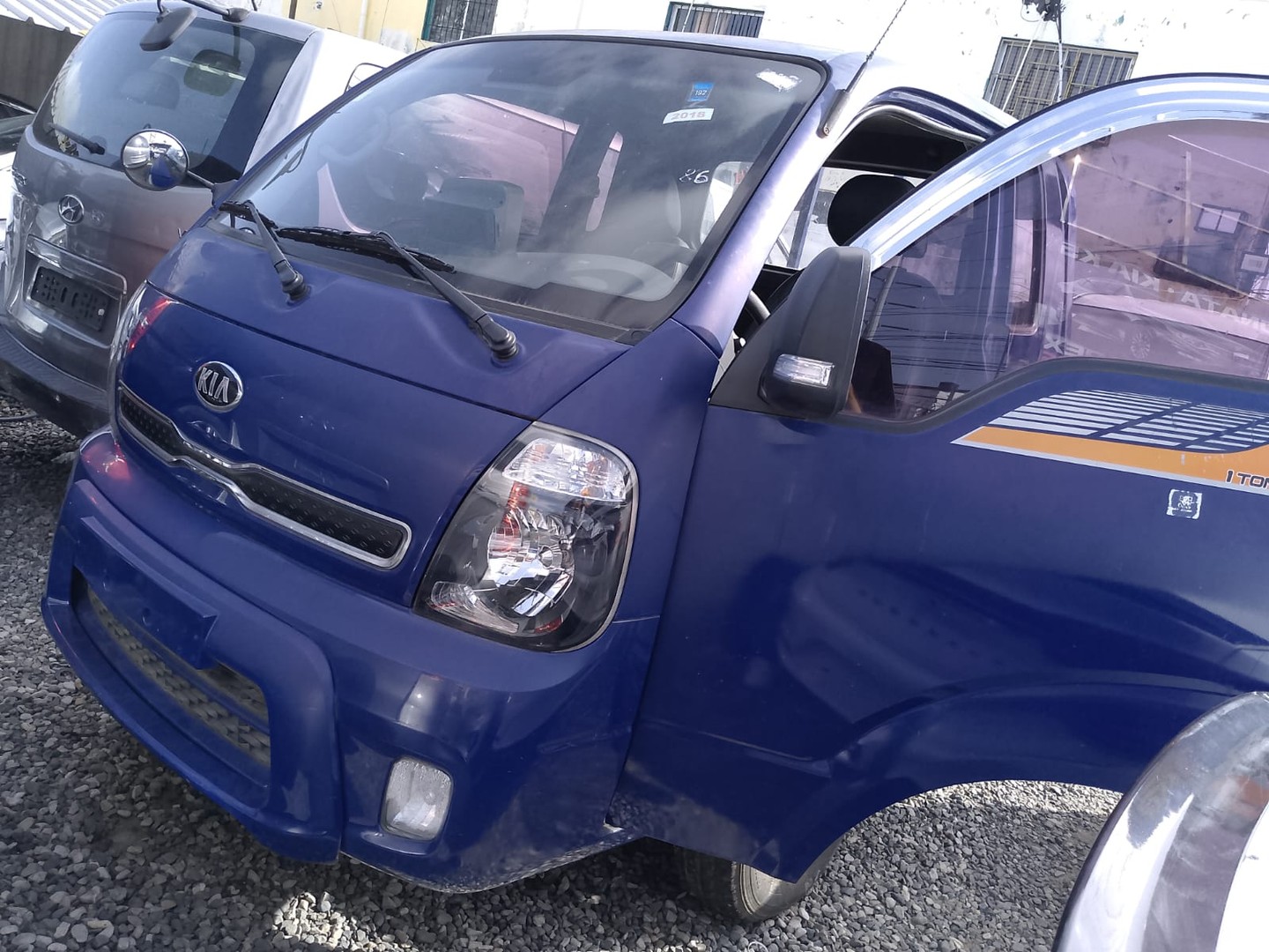 jeepetas y camionetas - KIA BONGO III 2018 AZUL DESDE: RD$ 870,100.00