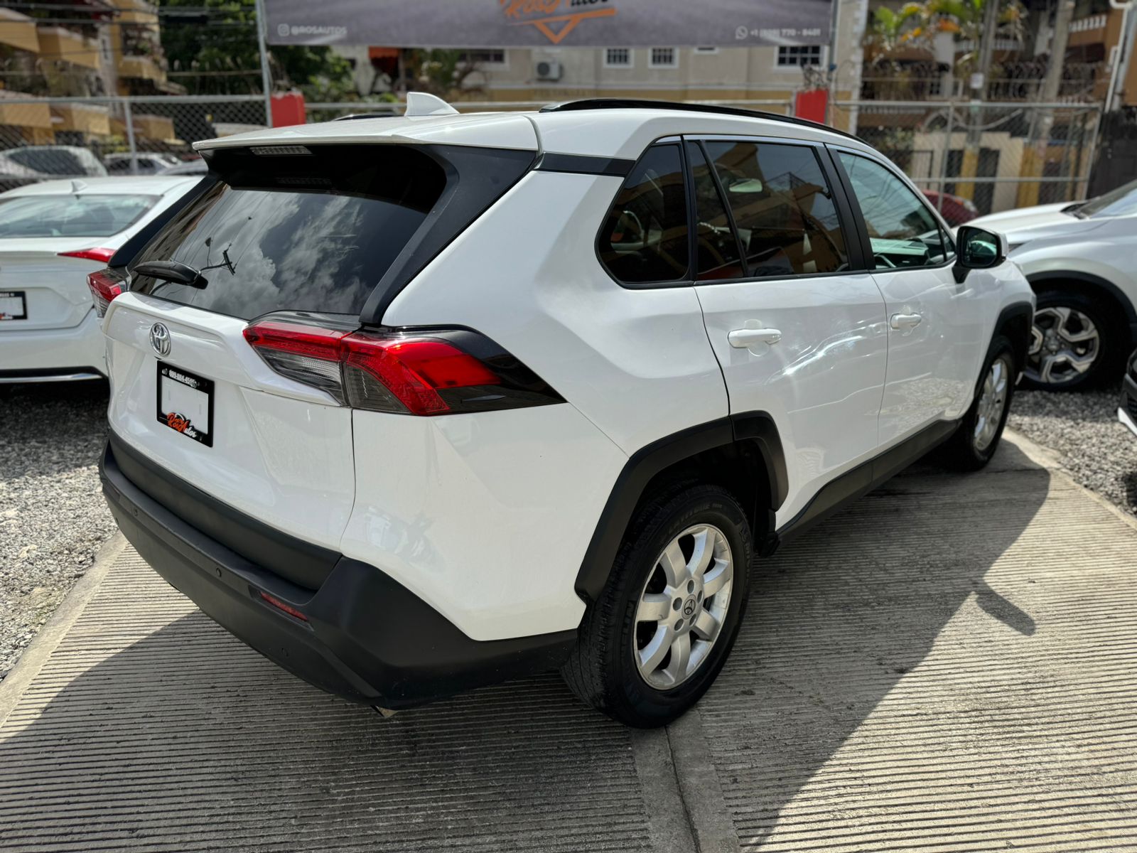 jeepetas y camionetas - Toyota Rav4 LE 2021 5