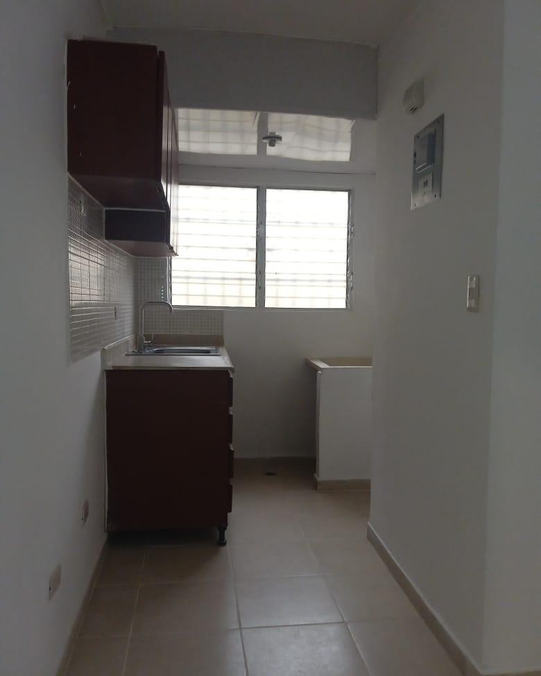 apartamentos - Apartamento de oportunidad ubicado en el Residencial Carmen Renata III 0