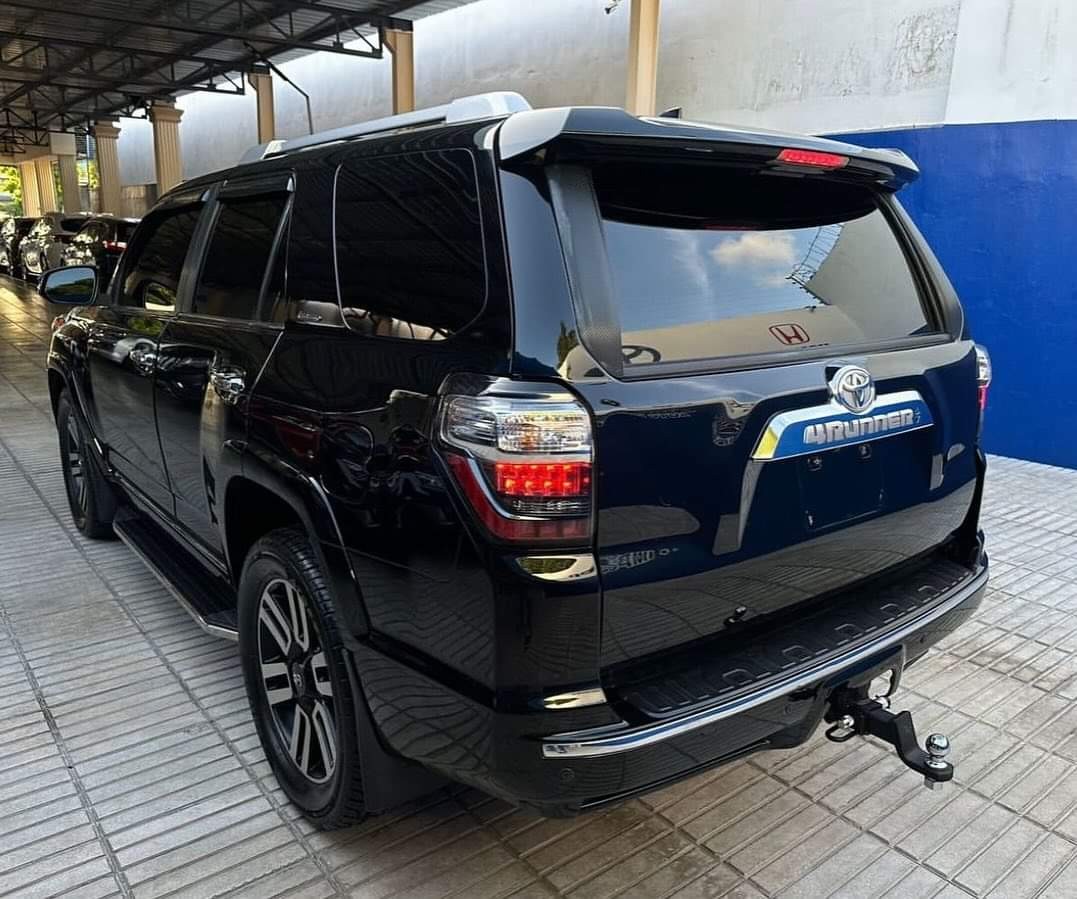 jeepetas y camionetas - 2016 Toyota 4Runner limited Americana
(4x4) Clean Carfax. 3