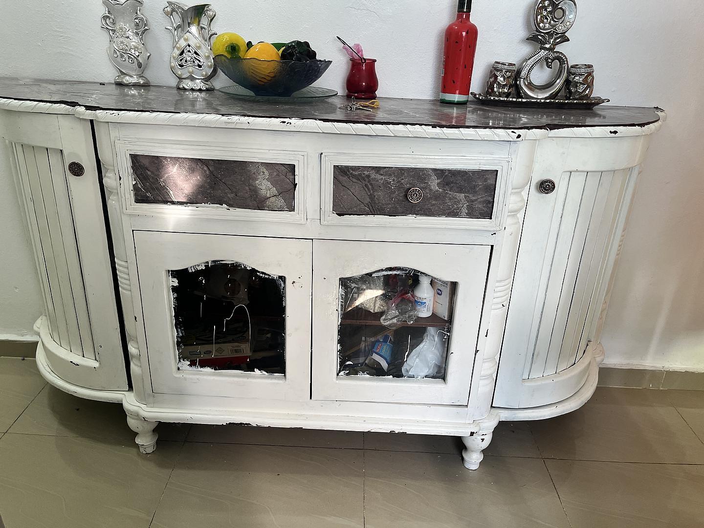 decoración y accesorios - Credenza en caoba  2