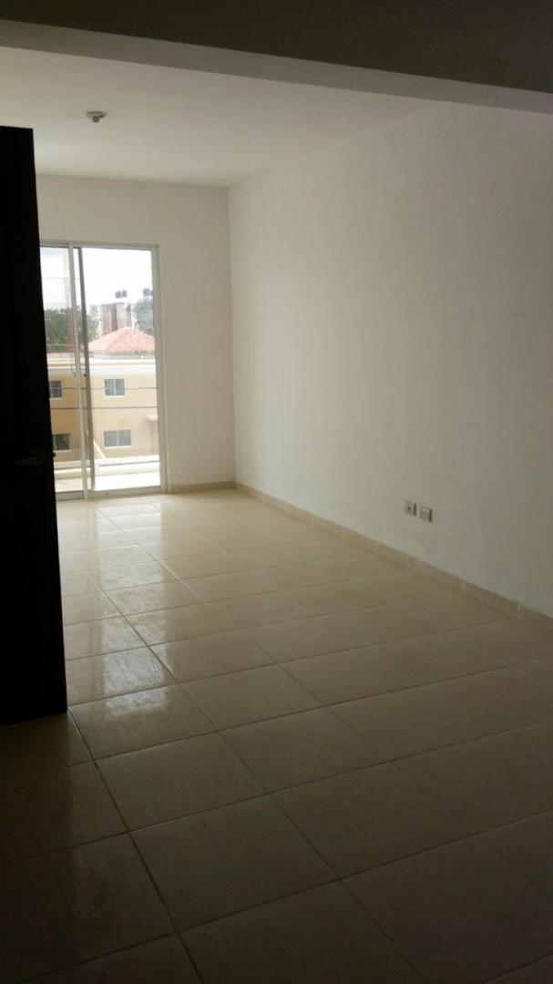 apartamentos - VENDO DE OPORTUNIDAD APARTAMENTO 3 HAB. EN LA ROMANA 3