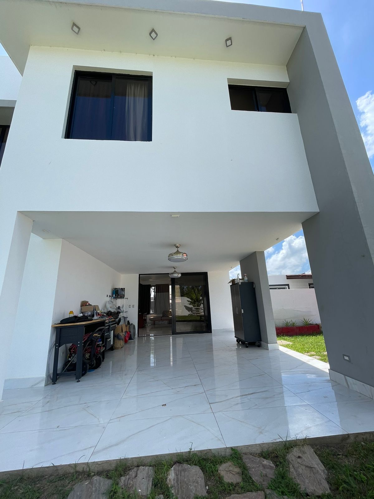 casas - MODERNA CASA EN VENTA EN LLANOS DE GURABO. 2