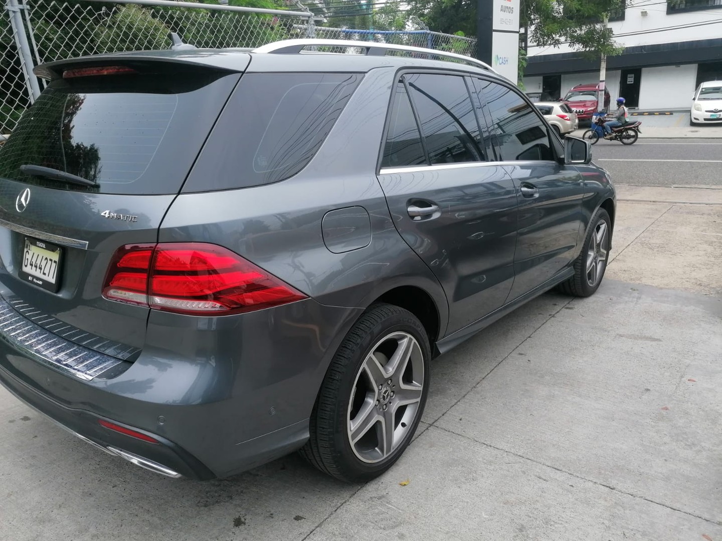 jeepetas y camionetas - Mercedes Benz GLE300 4matic 2019 3