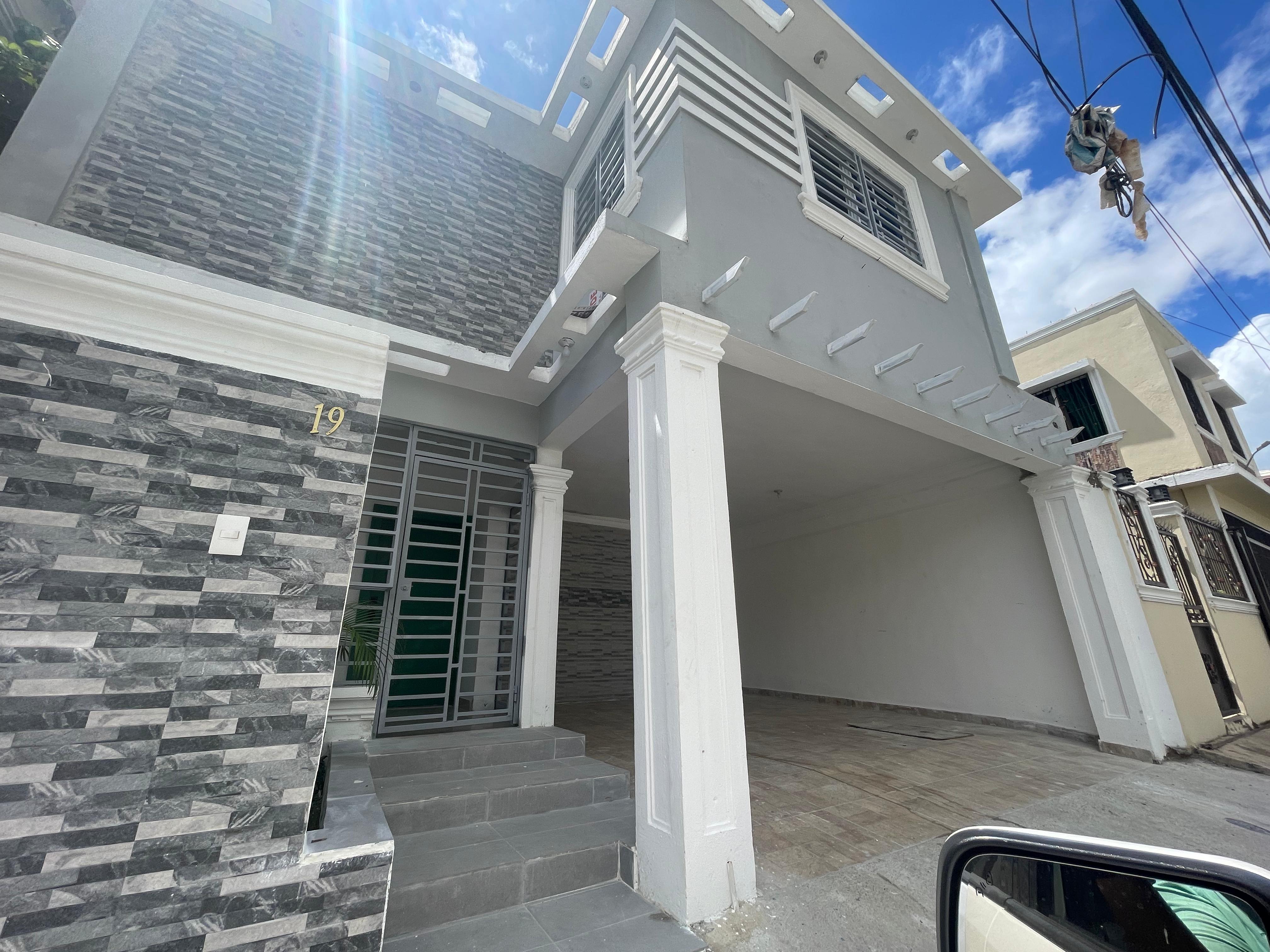 casas - Hermosa Casa de 2 Niveles en Brisa Oriental | SDE