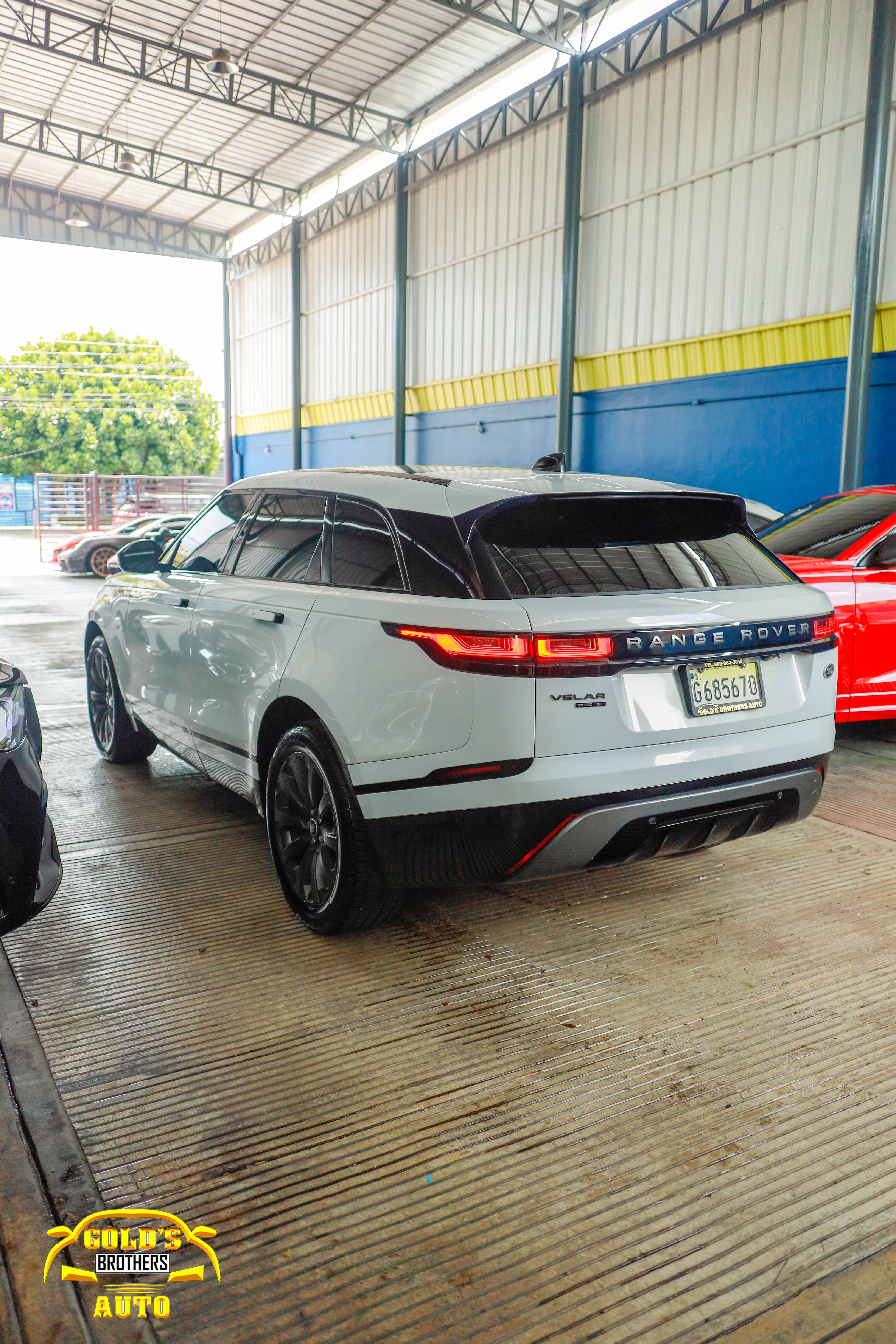 jeepetas y camionetas - Land Rover Range Rover Velar R-Dynamic 2018 Clean 3