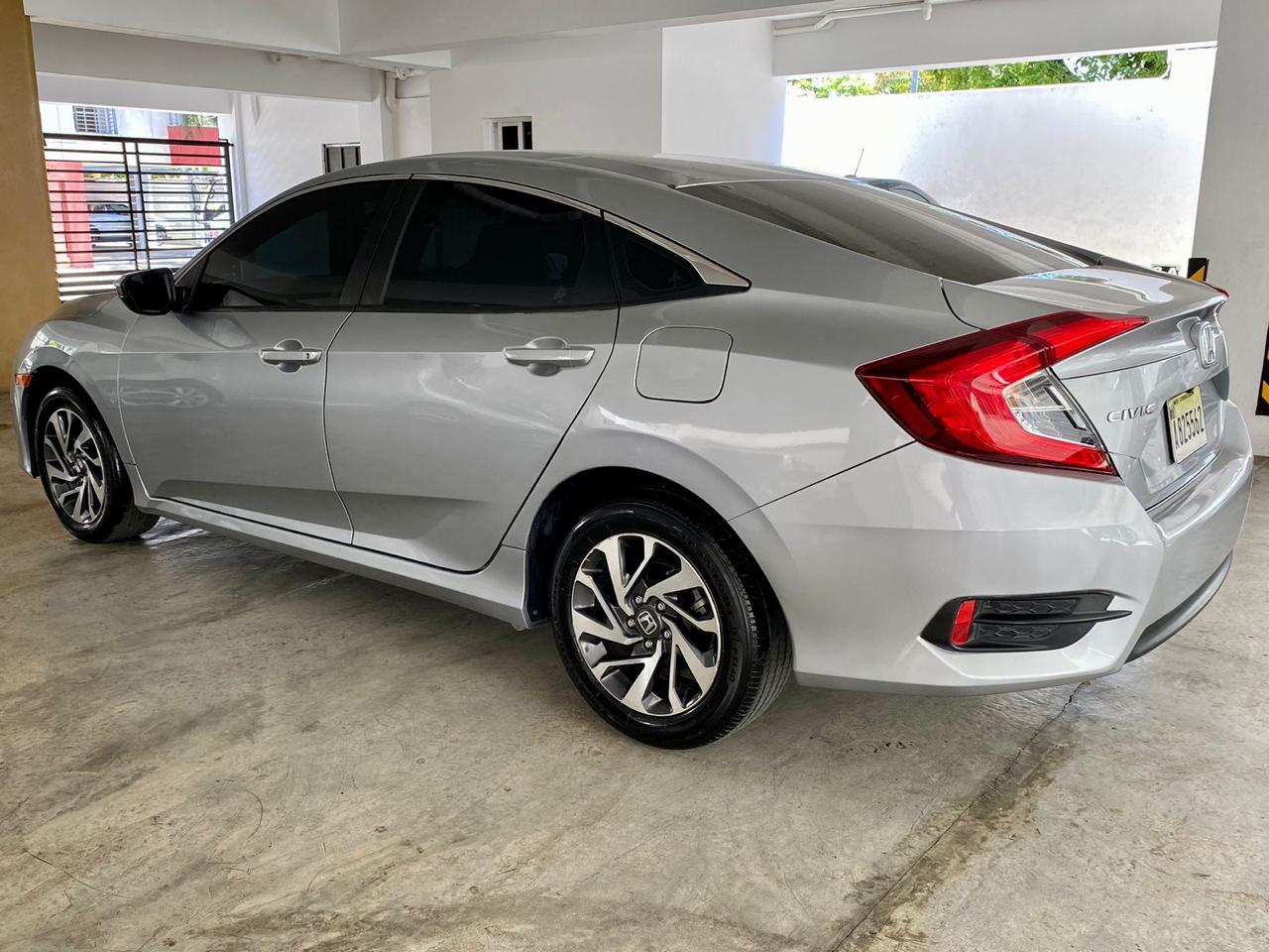 carros - Honda Civic 2018 impecable  4