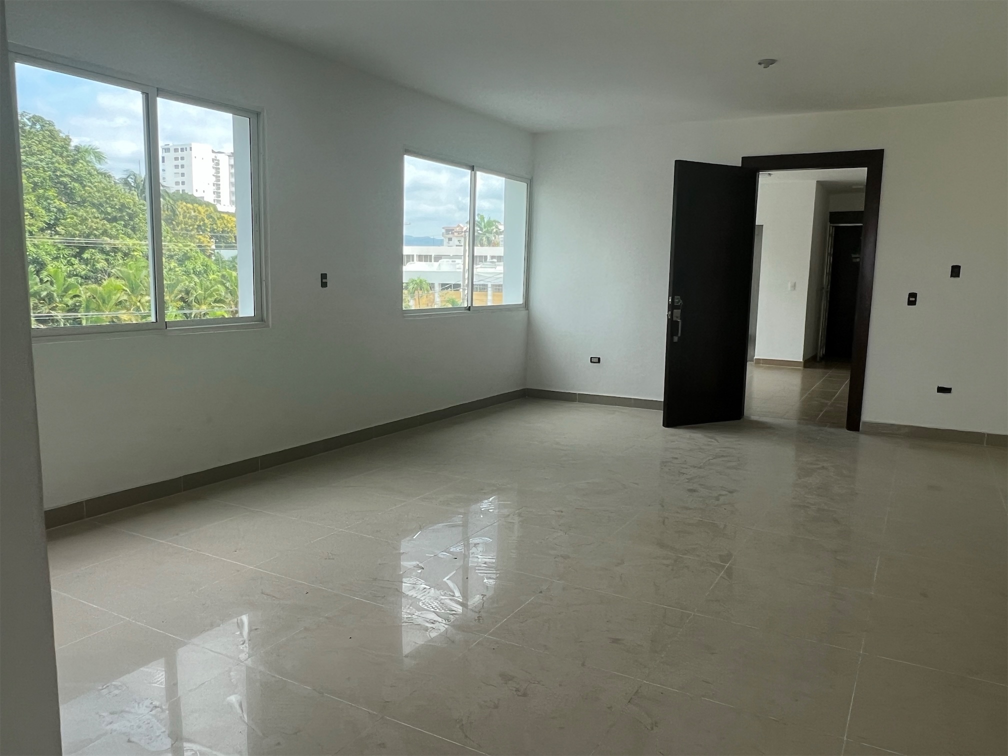 apartamentos - Tercer nivel en la esmeralda santiago 6