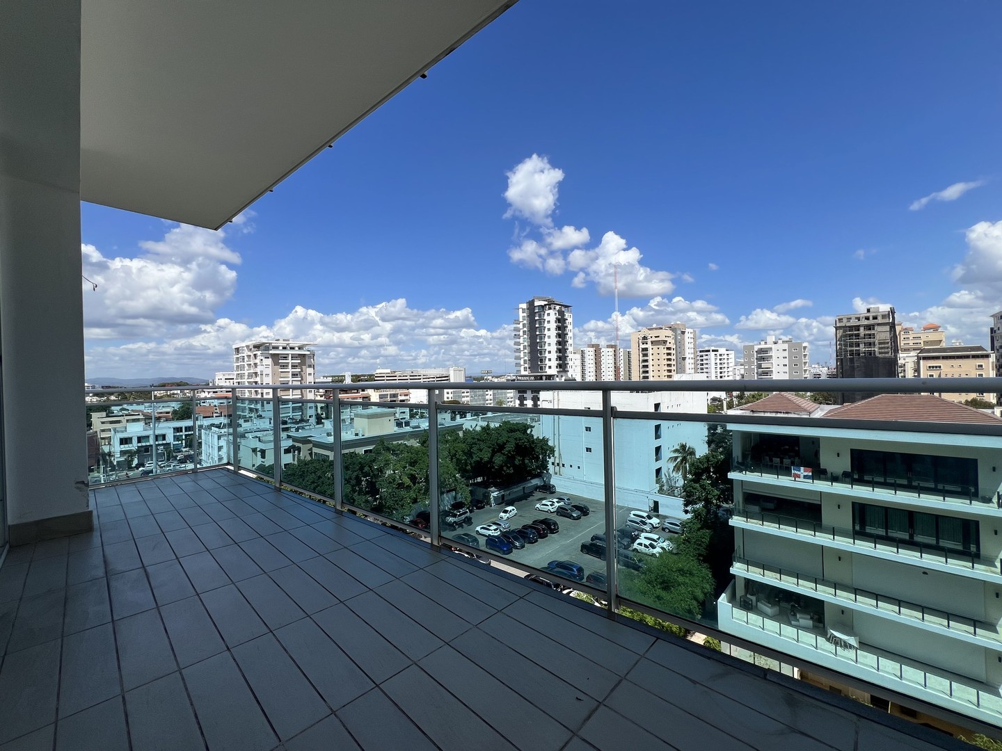apartamentos - Piantini piso alto 3 habitaciones 3.5 banos estudio amplio balcon 3