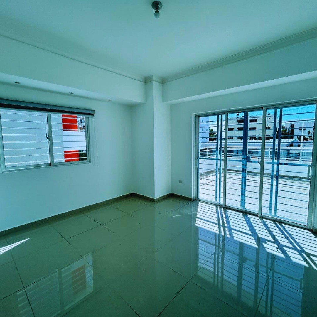 apartamentos - Apartamento en Alquiler en Evaristo Morales CON TERRAZA PRIVADA.
2 Hab 
US$1,300 7