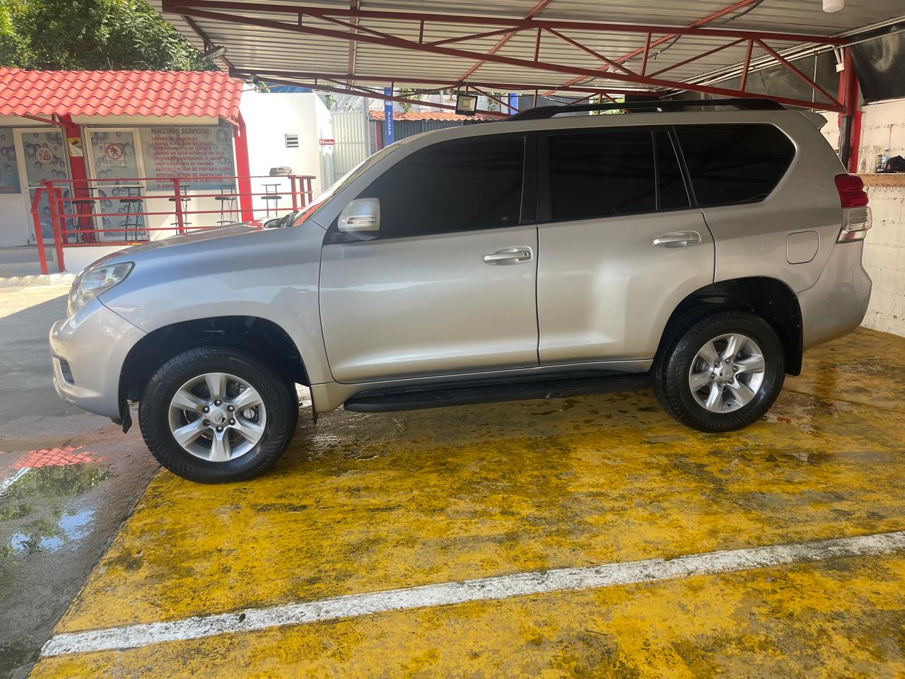 jeepetas y camionetas - Toyota land cruicer prado txl 2011 3