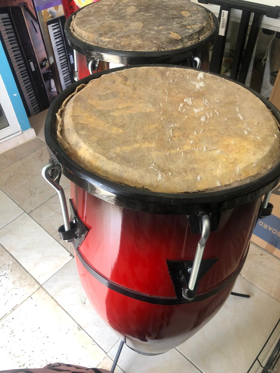 instrumentos musicales - Congas Criollas con su pedestal de Colores Diferen 3