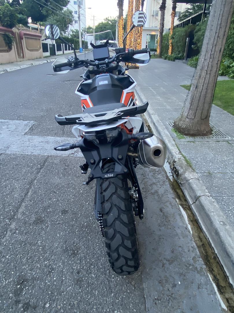 motores y pasolas - KTM 890 Adventure R 2024 4