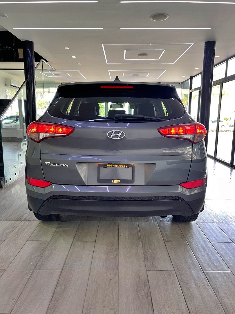 jeepetas y camionetas - Hyundai Tucson SEL 4x4 2018 impecable  3