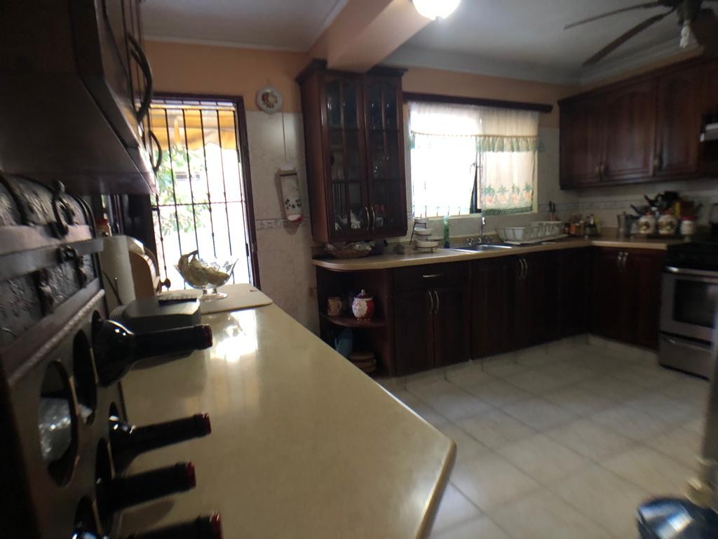 casas - Vendo casa duplex en El Millón 
328Mt solar 1