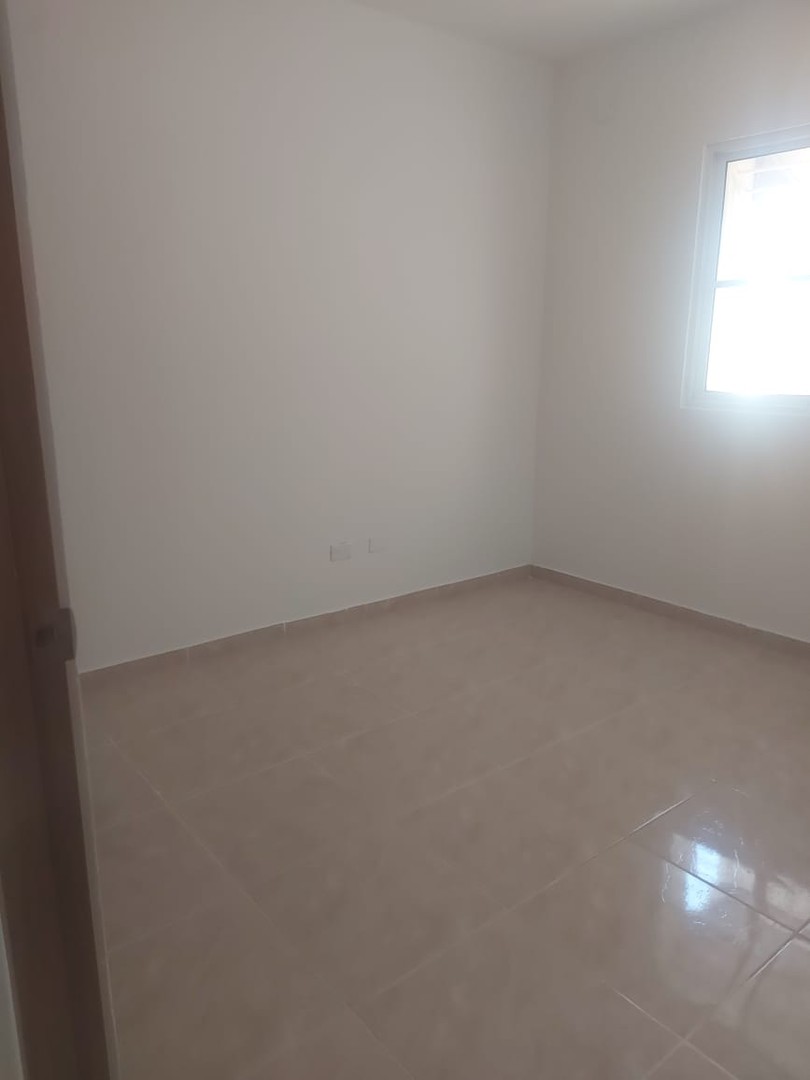 apartamentos - Apartamento 2do. Piso, bien bonito, con aires Aut. San Isidro, M. Este, E. L.  4