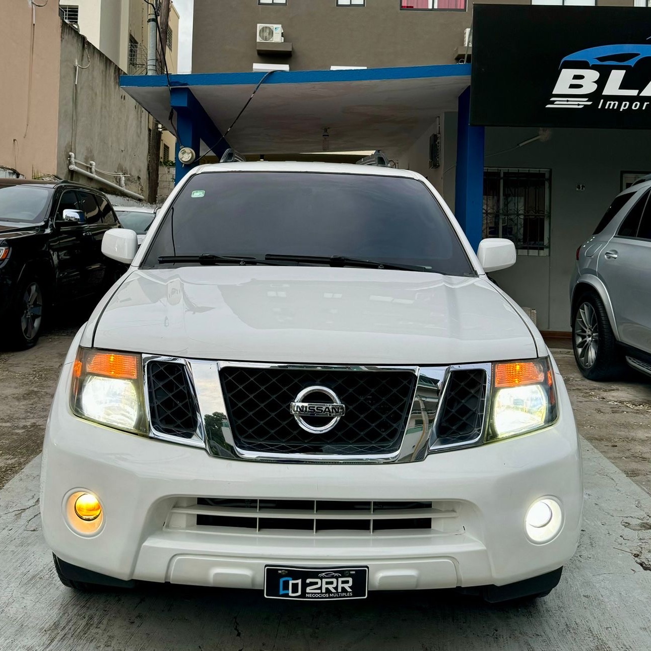 jeepetas y camionetas - Nissan Pathfinder SV 2011