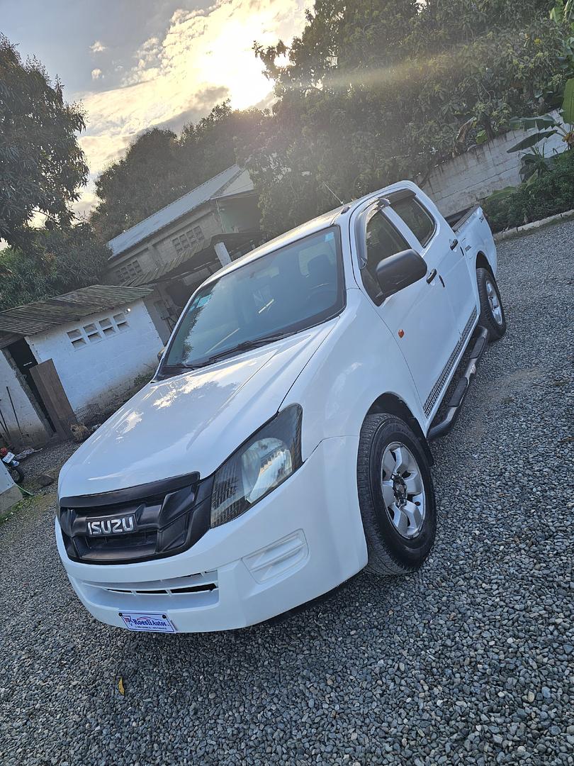 jeepetas y camionetas - Isuzu Dmax 2013 mecánica.
 0